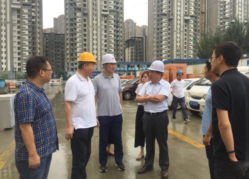 副主任刘铮,集团副总经理葛兆杨,成都建工集团副总经理任峰陪同调研